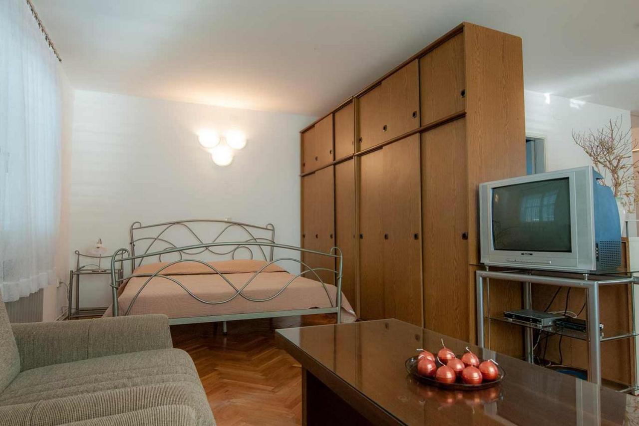 Amazing Seaview Apartment With A Balcony Near The Beach - Kneza Trpimira I Zadar Zewnętrze zdjęcie