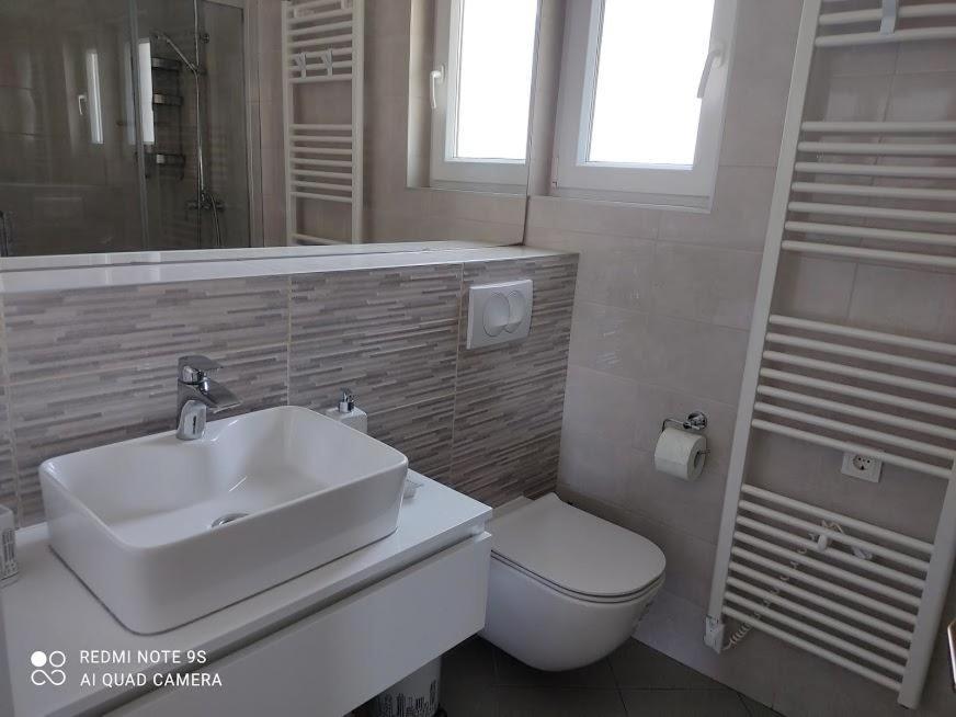 Amazing Seaview Apartment With A Balcony Near The Beach - Kneza Trpimira I Zadar Zewnętrze zdjęcie