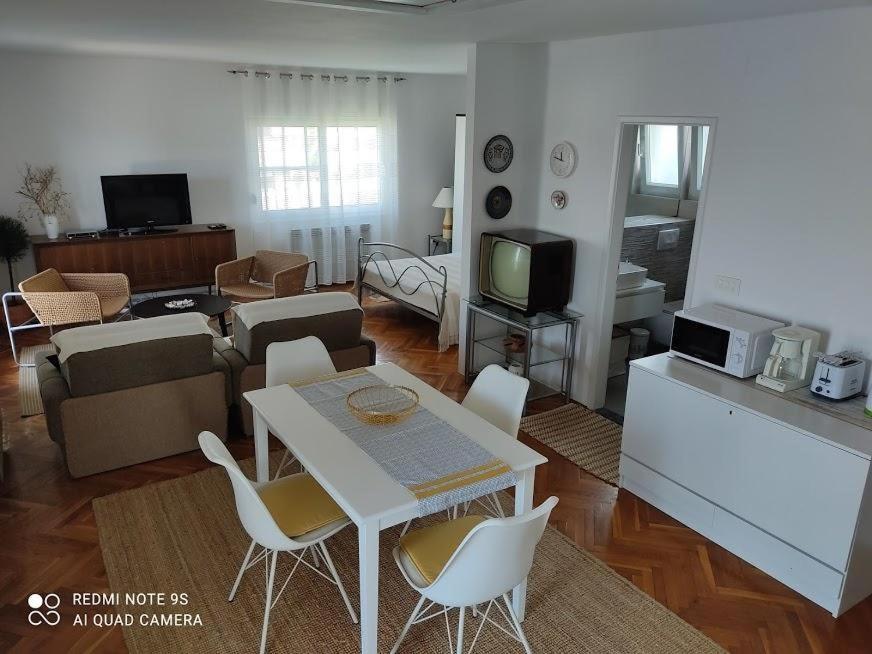 Amazing Seaview Apartment With A Balcony Near The Beach - Kneza Trpimira I Zadar Zewnętrze zdjęcie