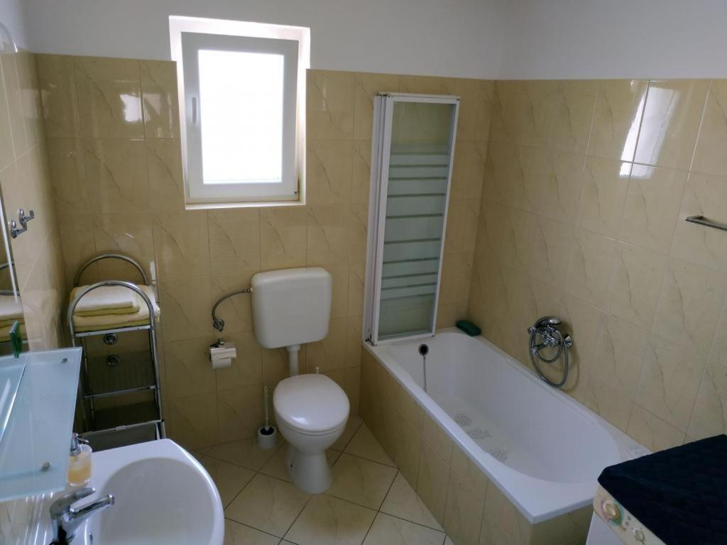 Amazing Seaview Apartment With A Balcony Near The Beach - Kneza Trpimira I Zadar Zewnętrze zdjęcie