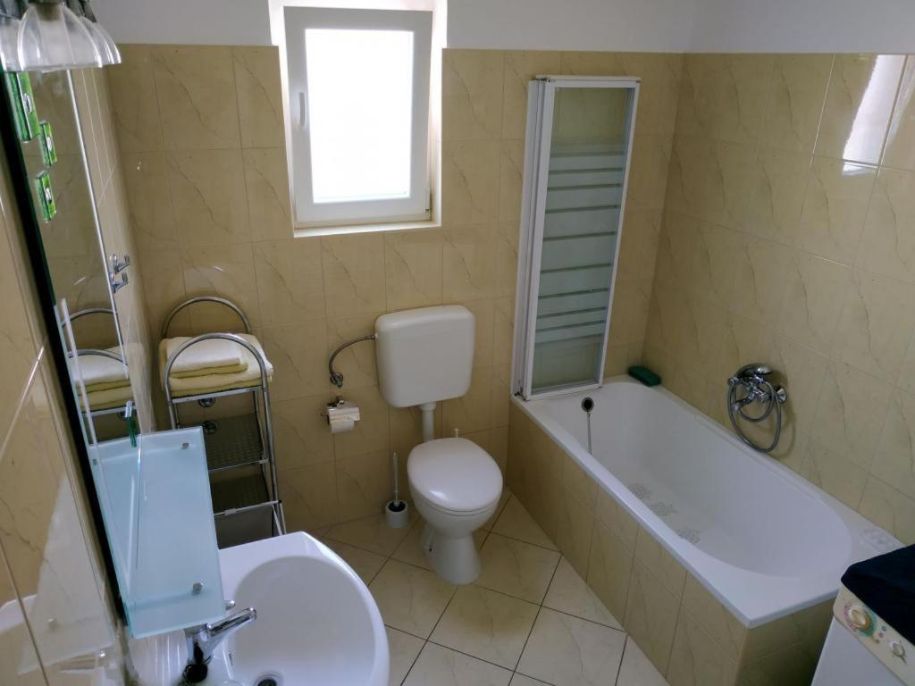 Amazing Seaview Apartment With A Balcony Near The Beach - Kneza Trpimira I Zadar Zewnętrze zdjęcie